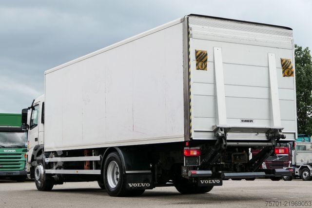 Φορτηγό πλατφόρμα με μουσαμά VOLVO FM9-260 Koffer Blatt/Luft alte Tacho LBW