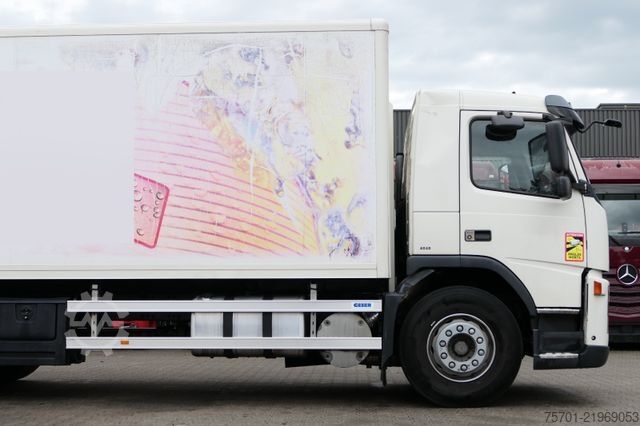 Φορτηγό πλατφόρμα με μουσαμά VOLVO FM9-260 Koffer Blatt/Luft alte Tacho LBW