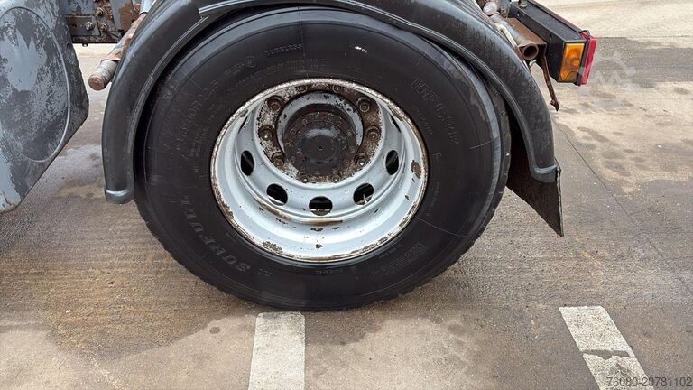 Standard tractor Renault AE 440 Magnum E-tech (BOITE MANUELLE / MANUAL G...