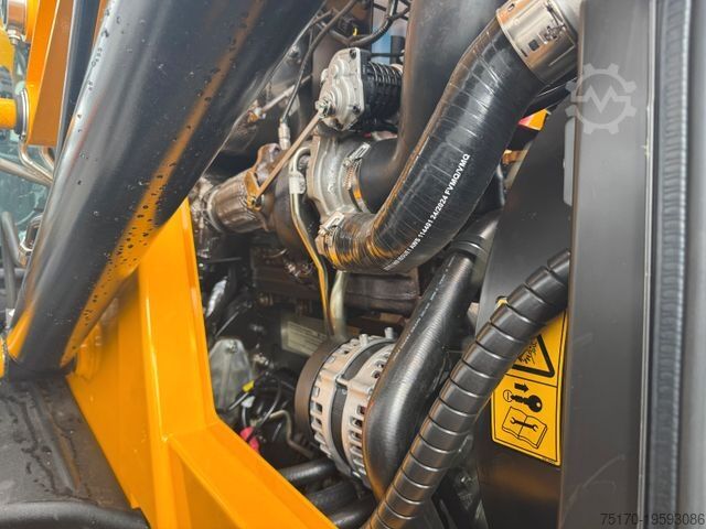 Traktorgrävare JCB 4CX Pro / Klappschaufel / Dual Drive / Neu