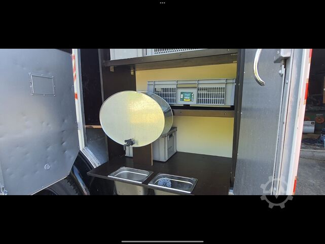 Standard nyergesvontató Mercedes Benz L710