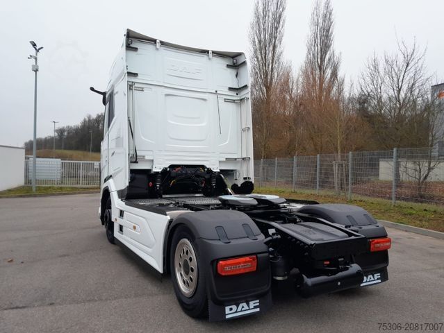 Tractor estándar DAF XG+ 530 FT