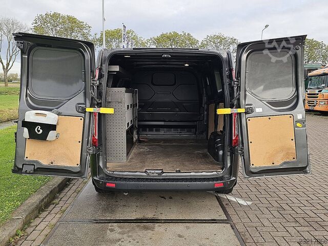 FORD TRANSIT CUSTOM 2.0 L1H1 Navi Euro6 Camera Bumpers-Kleur 1e Eigenaar 130Pk 3-Zits! FORD TRANSIT CUSTOM 2.0 L1H1 Navi Euro6 Camera Bumpe...