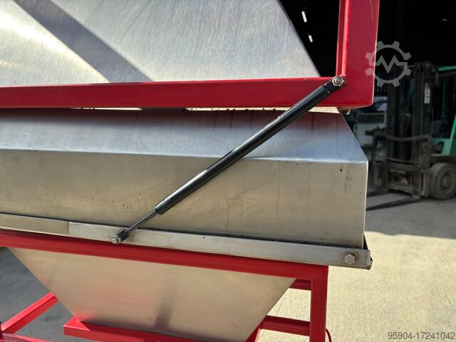 Stainless Steel Hoppers x 4 Stainless Steel Hoppers x 4