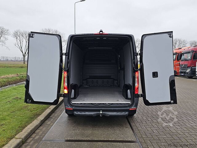 Yüksek tavanlı istasyon vagonu MERCEDES-BENZ SPRINTER 215 L2H1 Mbux Automaat!