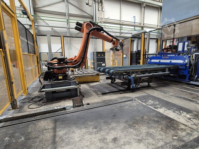 Board loader "STR 4" KUKA KR100 R3500 press