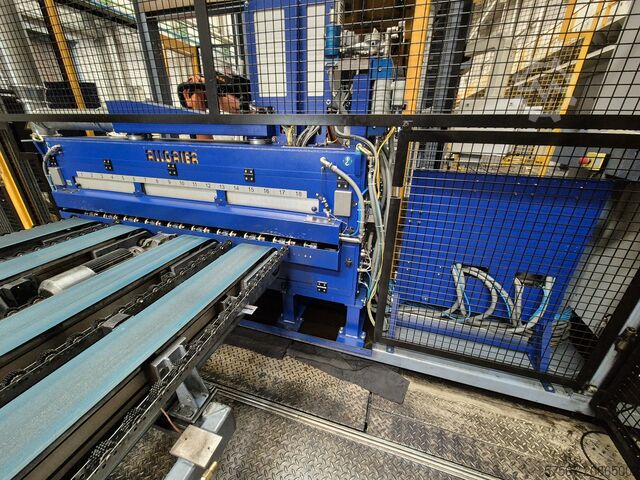 Board loader "STR 4" KUKA KR100 R3500 press