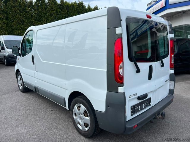 Furgão de painéis OPEL Vivaro Kasten*Klima*Tüv28/6*AHK*98tkm*