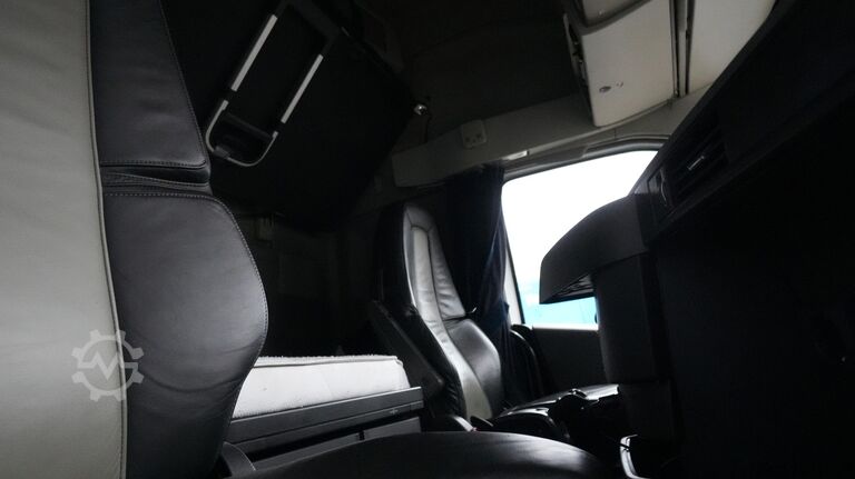 Standard-SZM Volvo FH 460 EURO 6 GLOBETROTTER XL