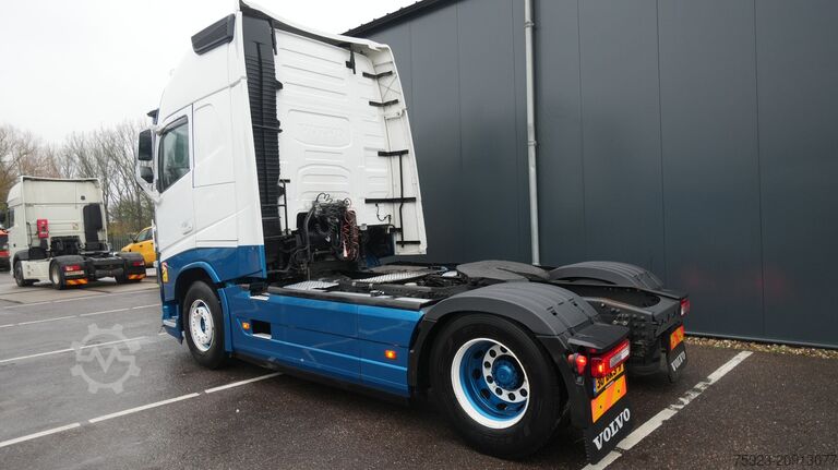 Standard-SZM Volvo FH 460 EURO 6 GLOBETROTTER XL