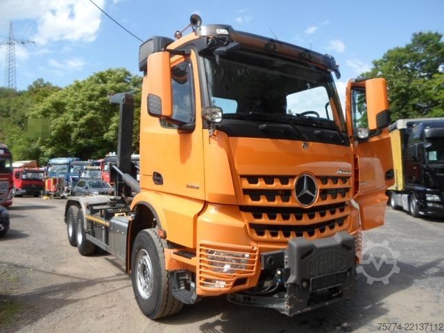 Haakarm vrachtwagen MERCEDES-BENZ 3353/6x4/ABROLLER/ WINTERAUSRÜSTUNG !!