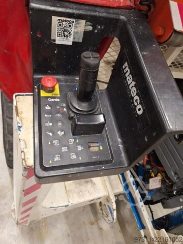 Schaarlift Genie GS-4390 RT
