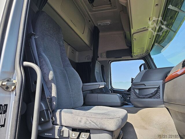 Gesloten bak VOLVO FM 11.330 GLOBE LIFT SIDE DOOR