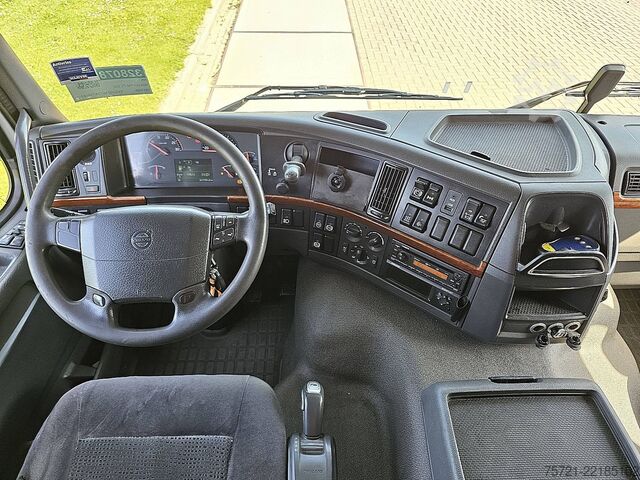 Gesloten bak VOLVO FM 11.330 GLOBE LIFT SIDE DOOR