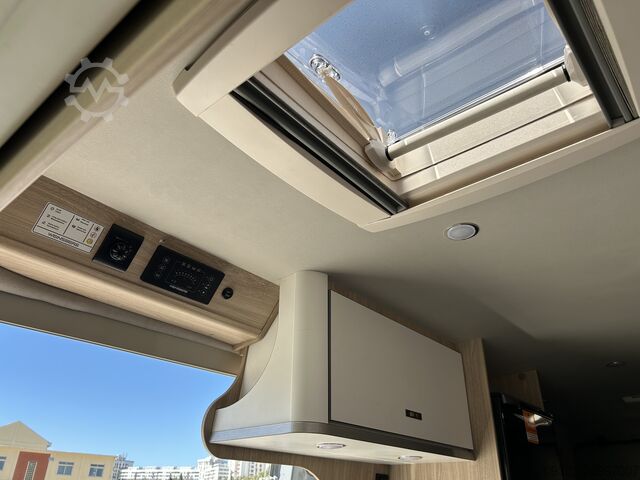 Caravana/autocaravana Fiat Weinsberg Carabus 600 K | 4 posti letto | Completamente attrezzato