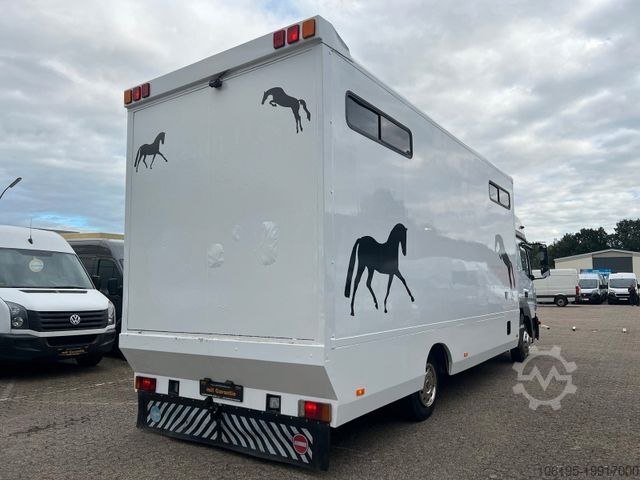 Transporteur de bétail MERCEDES-BENZ Atego 823 Pferdetransporter *4-Pferde+Zimmer*
