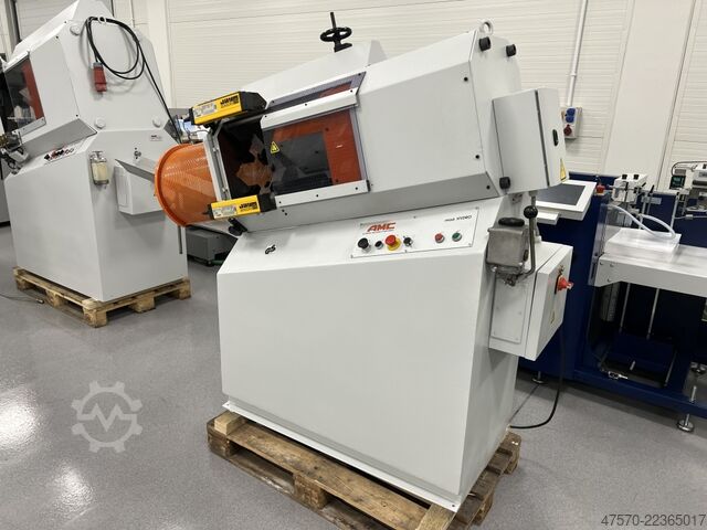 Etiketstansmachine Ram punch AMC Hydromatic 220 Label die cutter