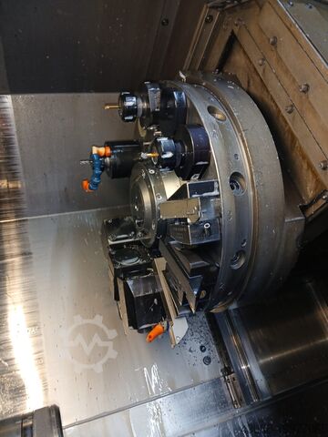 Centro de torneamento e fresagem CNC Traub TNA300