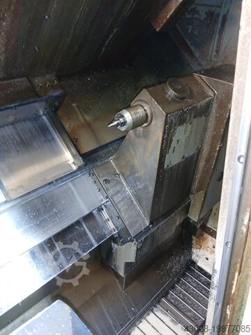 Centro de torneamento e fresagem CNC Traub TNA300