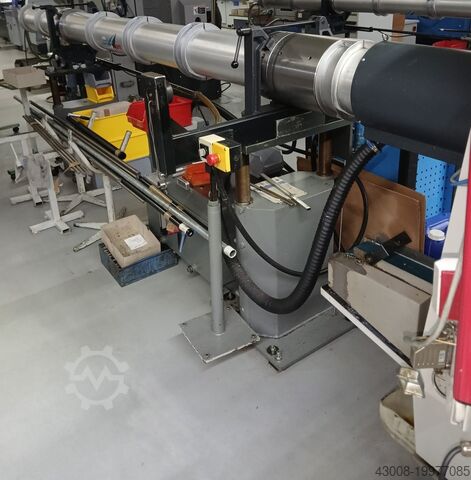 Centro de torneamento e fresagem CNC Traub TNA300