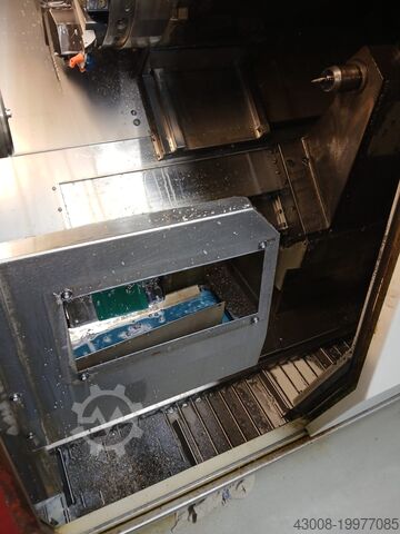 Centro de torneamento e fresagem CNC Traub TNA300