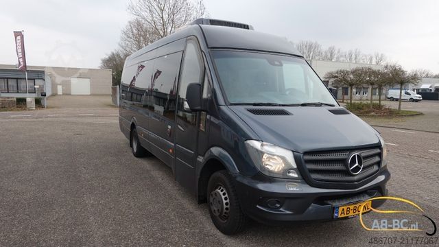 Távolsági autóbusz MERCEDES-BENZ Sprinter 516 21 Sitze mit großem Gepäck