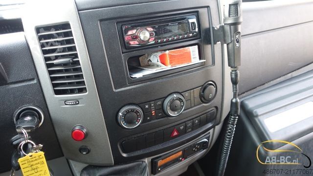 Távolsági autóbusz MERCEDES-BENZ Sprinter 516 21 Sitze mit großem Gepäck