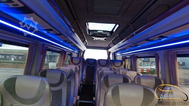 Távolsági autóbusz MERCEDES-BENZ Sprinter 516 21 Sitze mit großem Gepäck