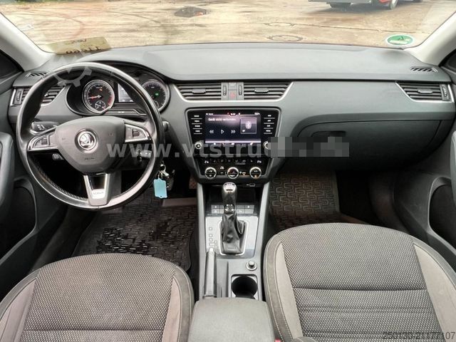 Minibus SKODA Octavia Combi Scout 4x4