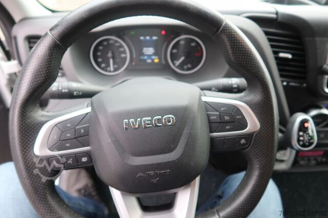 Koffer Iveco 50 C 18 Automaat  Bak + Dhollandia klep 1000 kg...