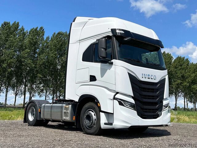 Padrão-SZM Iveco S-Way AS440S43T/P AT Tractor Head (8 units)