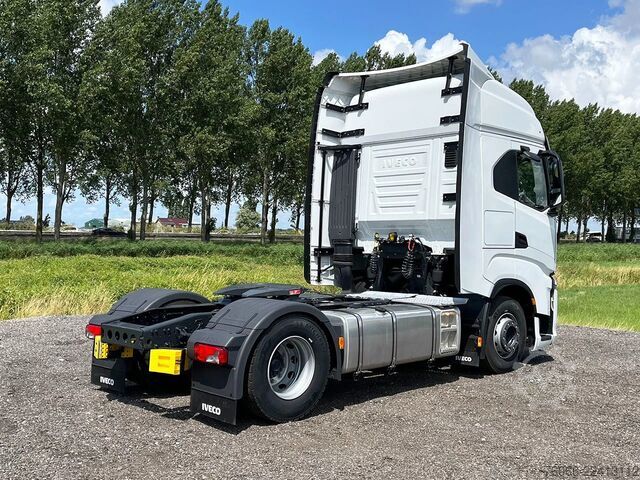 Padrão-SZM Iveco S-Way AS440S43T/P AT Tractor Head (8 units)