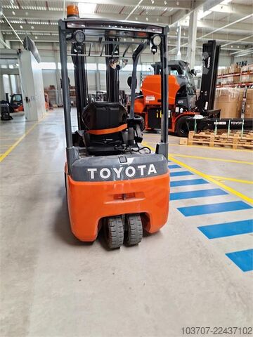Forklift Toyota 8FBE20T