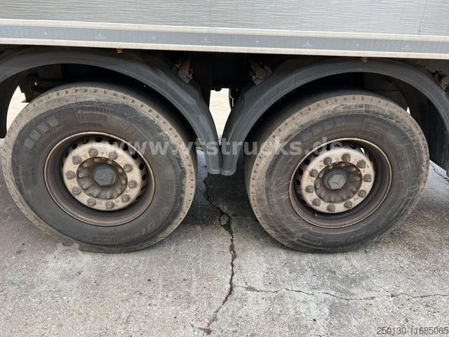Koeltrailers  FZ.U.LK-Techn. Tandem Kühlkoffer mit LBW