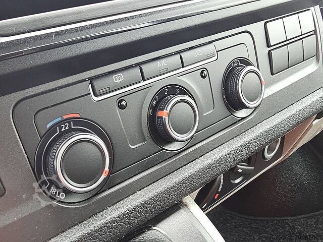 Personenvervoer VOLKSWAGEN TRANSPORTER 2.0 TDI L2H1 Combi 9p Airco