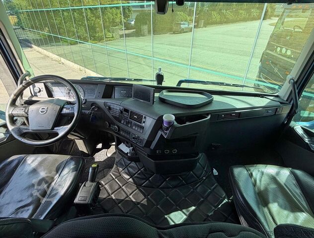 Camion frigorifique VOLVO FH 16.650 XL 6X2 FULL AIR FULL OPTIONS SIDE DOOR