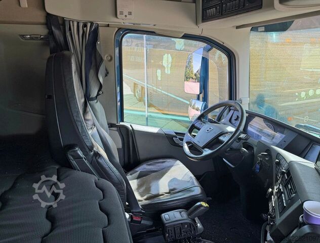 Camion frigorifique VOLVO FH 16.650 XL 6X2 FULL AIR FULL OPTIONS SIDE DOOR