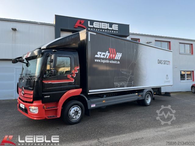 Samochód ciężarowy typu furgon MERCEDES-BENZ Atego 1318*159 TKM*Koffer m. Rollbahn für Sitze