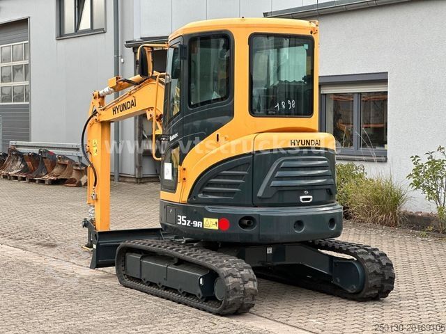 Mini excavator HYUNDAI Robex 35Z-9A Minibagger Schwenklöffel NEU