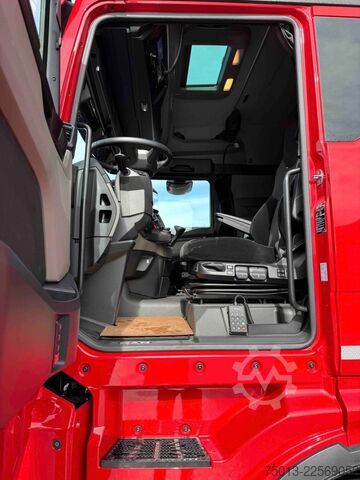 Camião florestal MAN TGX 33.510 BL CH 6X4 mit TajfunLIV 150Z96,MIETE?
