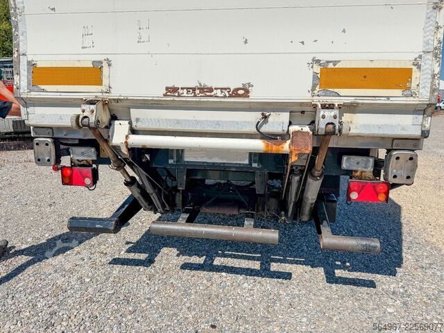 Skåpsemitrailer KÖGEL SVKA10 1-Achs Ladebordwand
