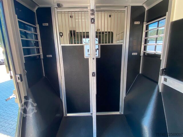 Viehtransporter RENAULT Master STX 5 Sitzer Haras ex. Lang Automatik