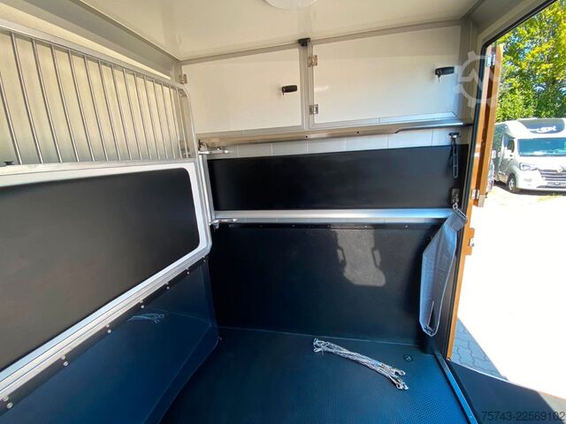 Viehtransporter RENAULT Master STX 3 Sitzer Haras  Automatik