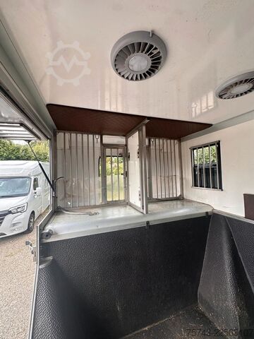 Viehtransporter RENAULT Master Interhorse  5 Sitzer  Haras / Hengste