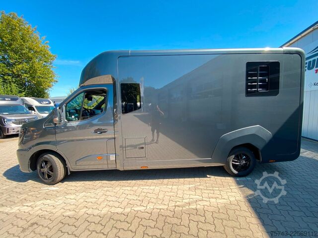 Viehtransporter RENAULT Master STX 5 Sitzer Haras ex. Lang Automatik