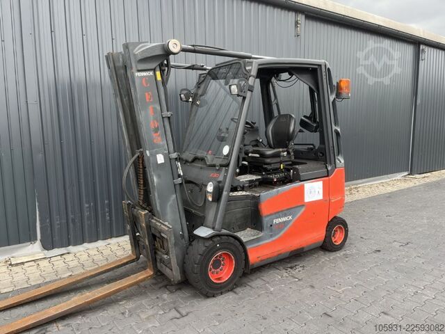 Stivuitor electric cu 4 roți Linde E30HL-01/600