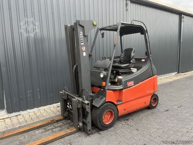 Stivuitor electric cu 4 roți Linde E30/600-02