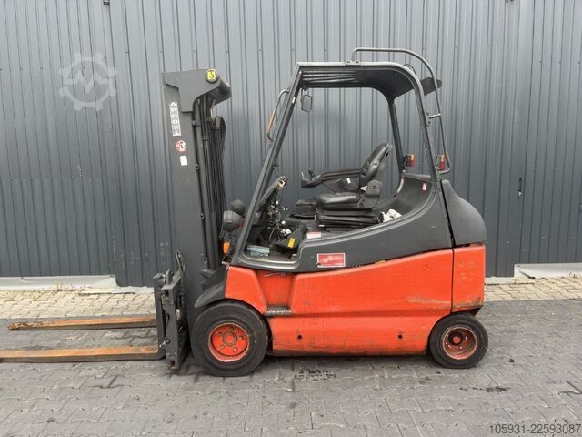 Stivuitor electric cu 4 roți Linde E30/600-02
