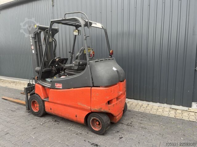 Stivuitor electric cu 4 roți Linde E30/600-02