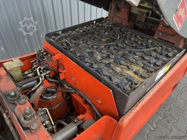 Stivuitor electric cu 4 roți Linde E30/600-02